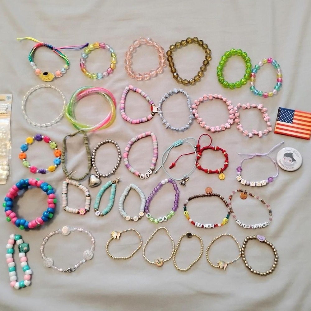 HUGE 30+ Piece Bracelet 90s y2k rave Bundle Lot 🌈